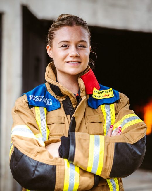Woordvoerder in uniform